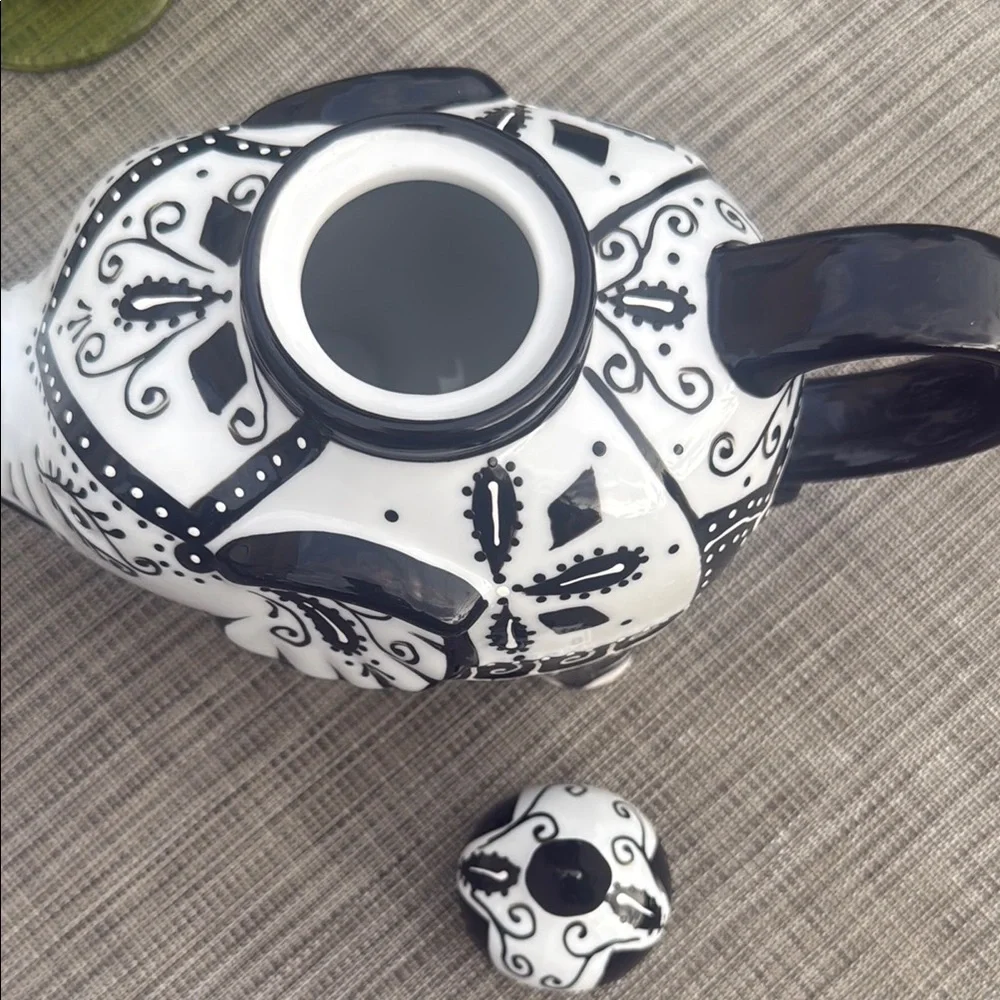 Black and White Elephant Teapot - Picture 2 of 7